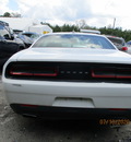 dodge challenger sxt  r t