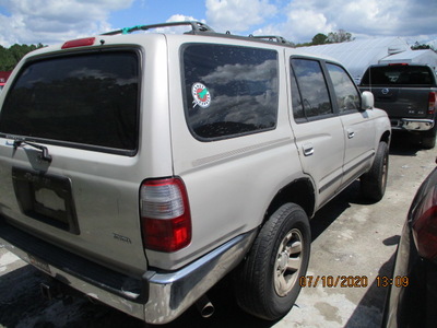 toyota 4runner sr5