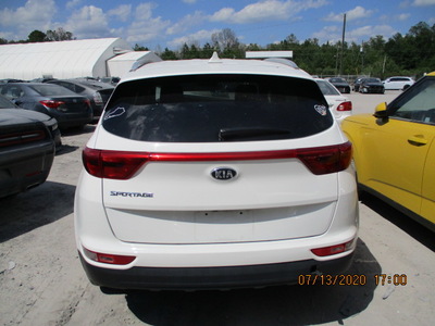 kia sportage lx