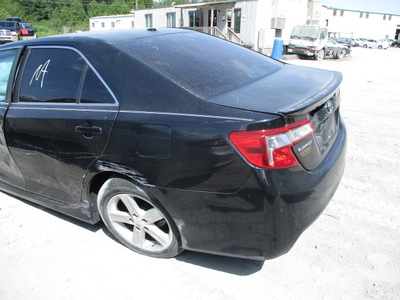 toyota camry se le xle