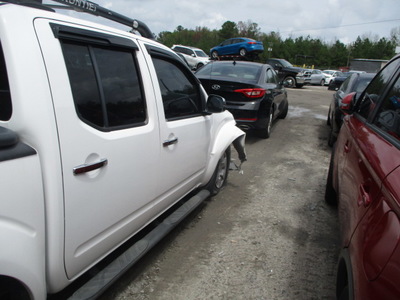 nissan frontier crew le se offrd