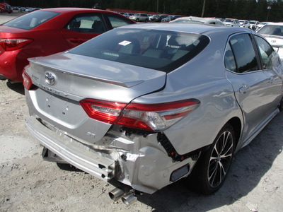 toyota camry l le xle se xse