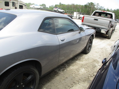 dodge challenger sxt