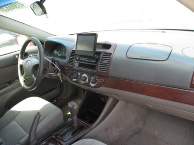 toyota camry le xle se