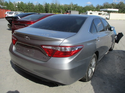 toyota camry le xle se xse