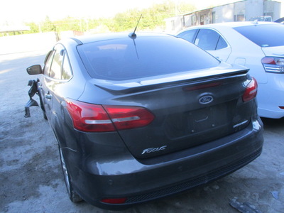 ford focus titanium