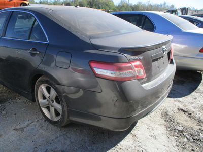 toyota camry se le xle