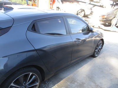 hyundai veloster base premium