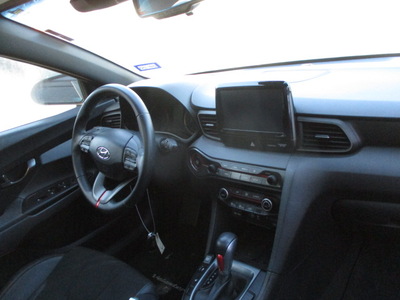 hyundai veloster base premium