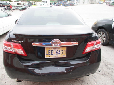 toyota camry le xle se