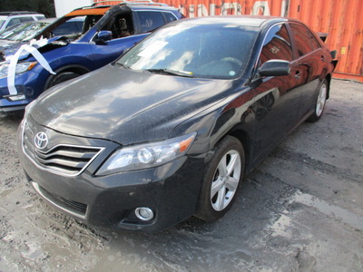 toyota camry se le xle