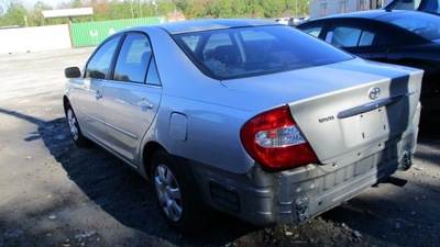 toyota camry le xle se