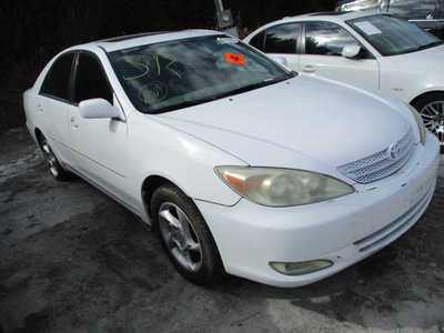 toyota camry le xle se