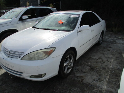 toyota camry le xle se