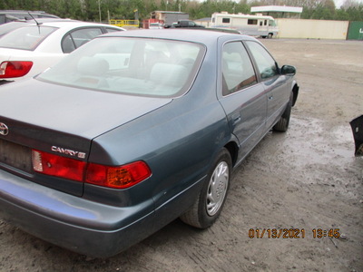 toyota camry ce le xle