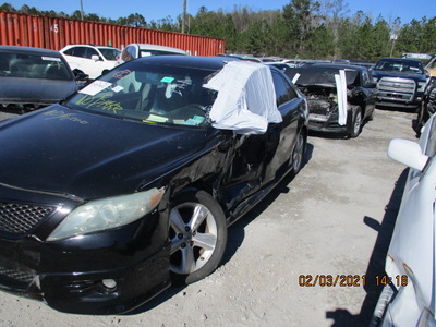 toyota camry se le xle