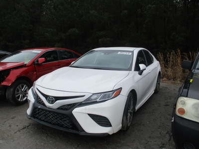 toyota camry l le xle se xse