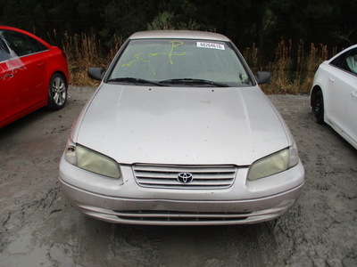 toyota camry ce le xle