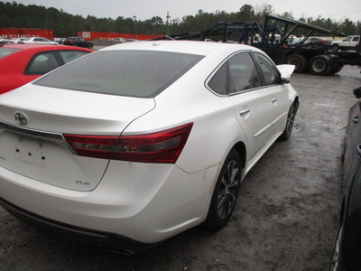 toyota avalon xle plu pre tor lt