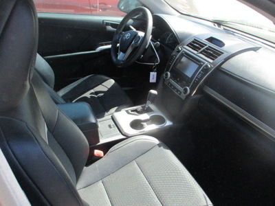 toyota camry l se le xle