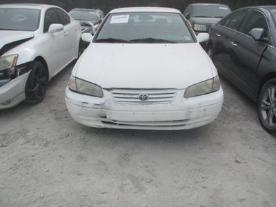 toyota camry ce le xle