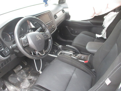 mitsubishi outlander se sel le