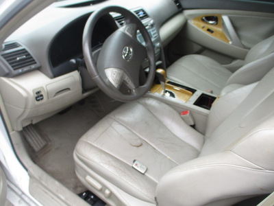 toyota camry le xle se