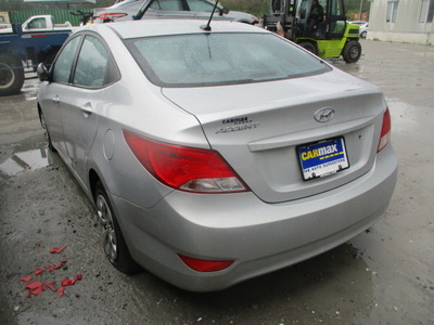 hyundai accent se