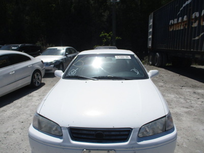 toyota camry ce le xle