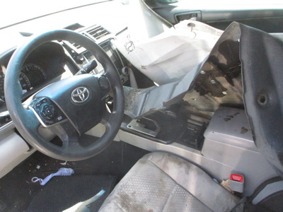 toyota camry se le xle