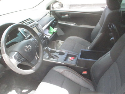 toyota camry le xle se xse