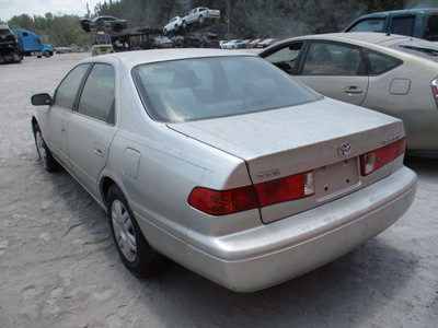 toyota camry ce le xle