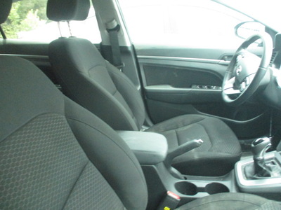 hyundai elantra sel value limited