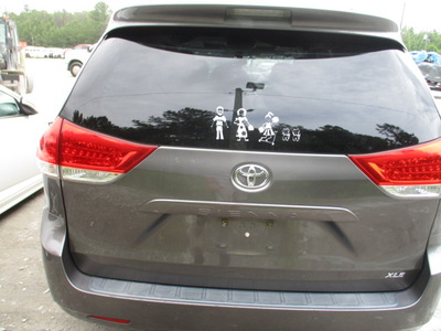 toyota sienna xle limited