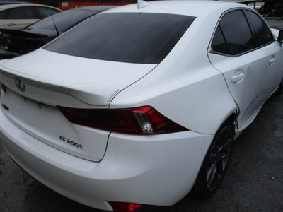 lexus is 200t