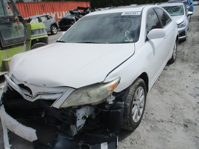 toyota camry le xle se