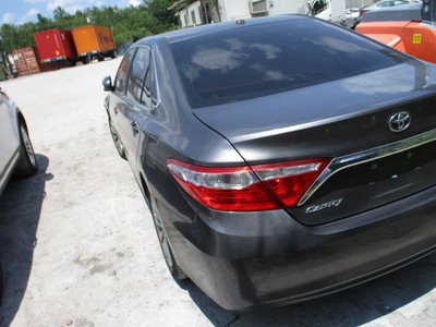 toyota camry le xle se xse