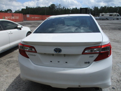 toyota camry hybrid le xle