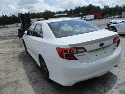 toyota camry hybrid le xle