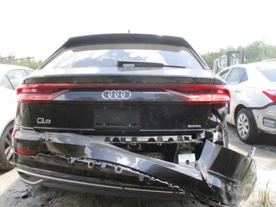 audi q8 premium plus