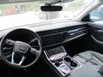 audi q8 premium plus