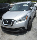 nissan kicks sv