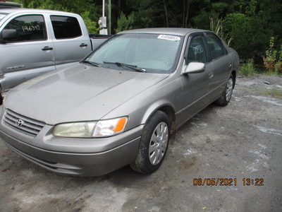 toyota camry ce le xle