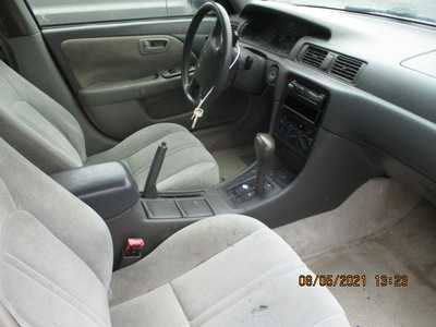 toyota camry ce le xle