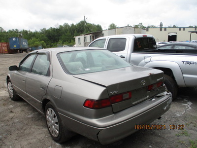 toyota camry ce le xle