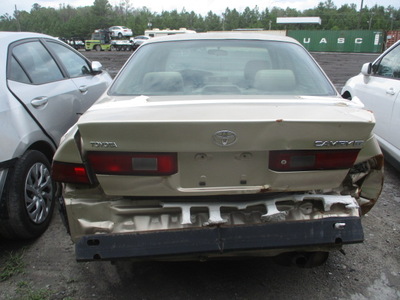 toyota camry le xle