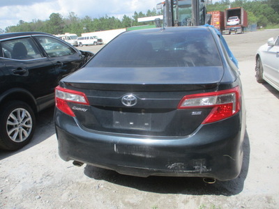 toyota camry se xle