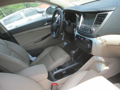 hyundai tucson sel sel plus