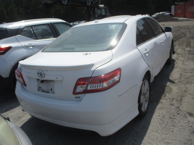 toyota camry se le xle