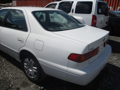 toyota camry ce le xle